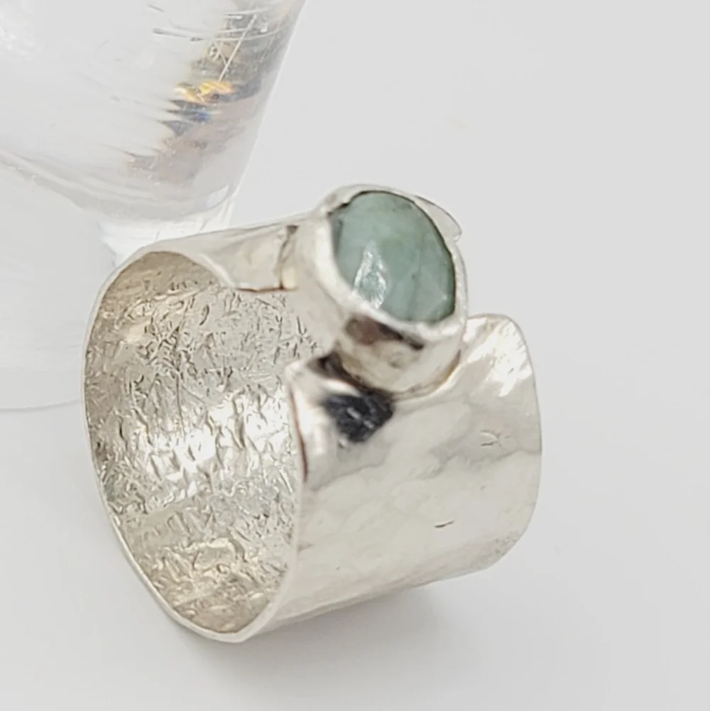 EMERALD GEMSTONE IN STERLING SILVER METAL SIZE 6 - Picture 7 of 7